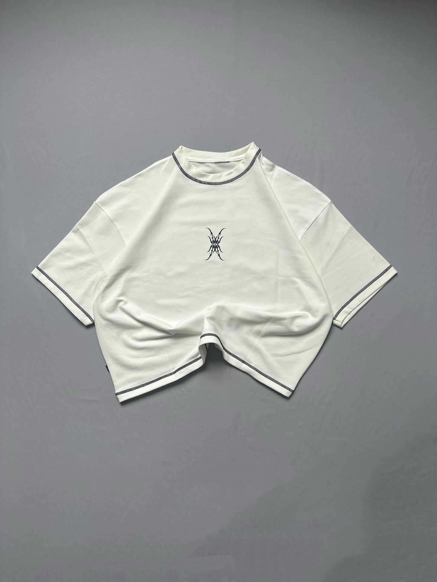 CAMISA GÓTICA “BOXIFIT” BLANCA